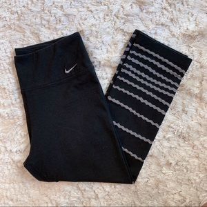 Nike Crop Dri-Fit Leggings - Size M